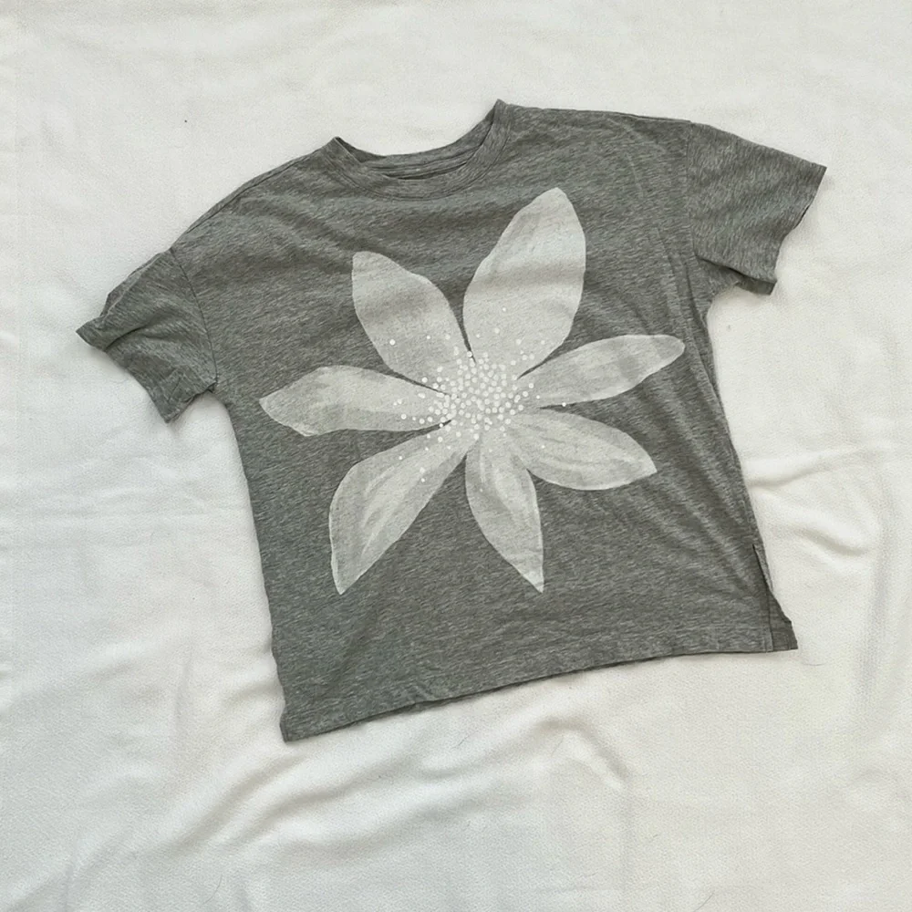GAP Floral print T-shirt Kids XXL or Women’s Small